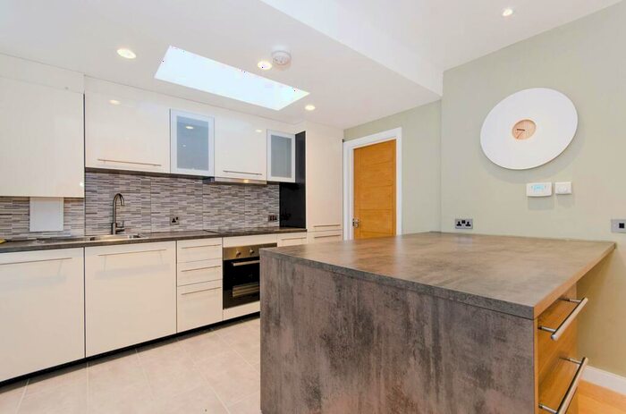 3 Bedroom Semi-Detached House To Rent In Headstone Gardens, Headstone, Harrow, HA2