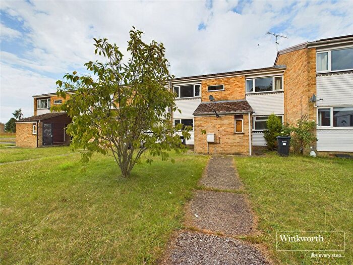 2 Bedroom Maisonette To Rent In Wallace Close, Woodley, Reading, Berkshire, RG5