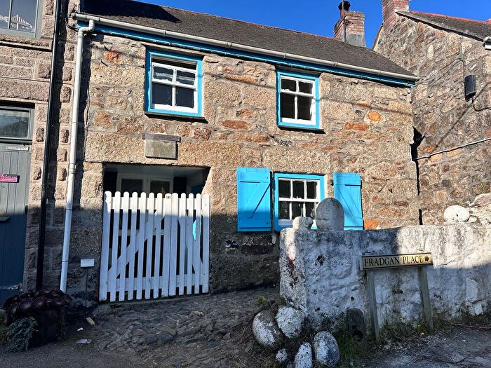 3 Bedroom Property To Rent In Fradgan Place, Penzance, TR18