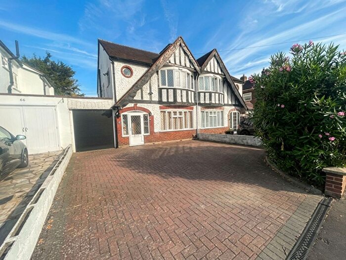 3 Bedroom Semi Detached House To Rent In Bradstock Road, Epsom, KT17