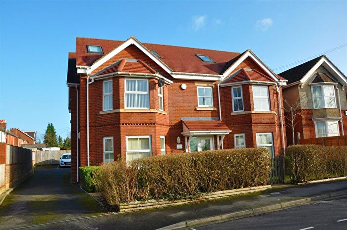 2 Bedroom Flat To Rent In Recreation Road, Andover, SP10