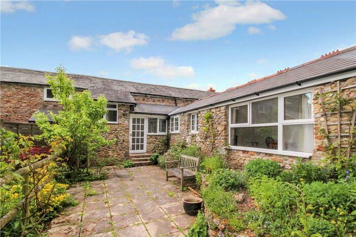 3 Bedroom Detached House To Rent In Snodwell Farm, Stockland Hill, Honiton, Devon, EX14