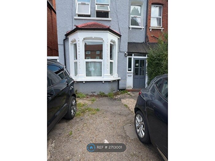 Studio To Rent In Baldry Gardens, London, SW16