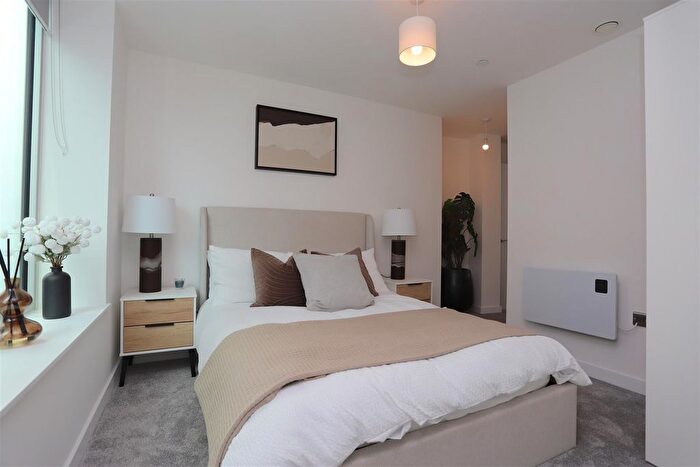 3 Bedroom Flat For Sale In Great Ducie Street, M3 - Photo 9