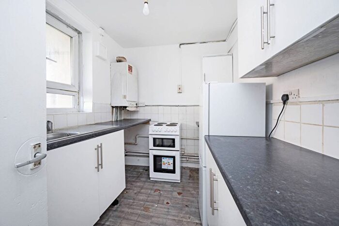 1 Bedroom Flat To Rent In Paragon Road, Hackney, London, E9