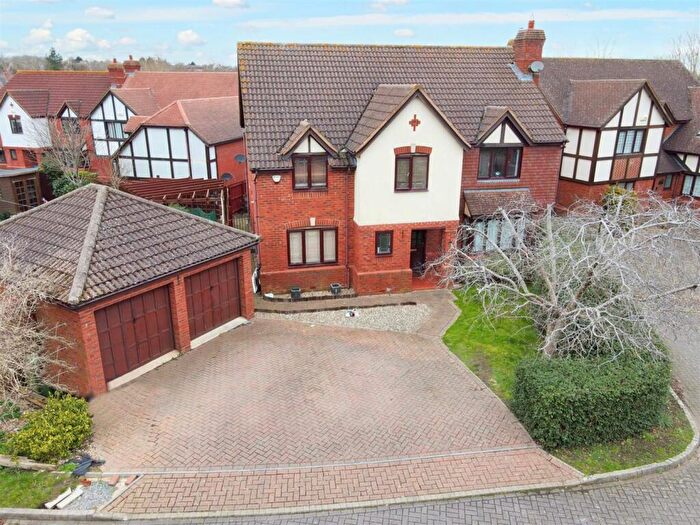 5 Bedroom Detached House For Sale In Duncan Grove, Shenley Church End, Milton Keynes, MK5