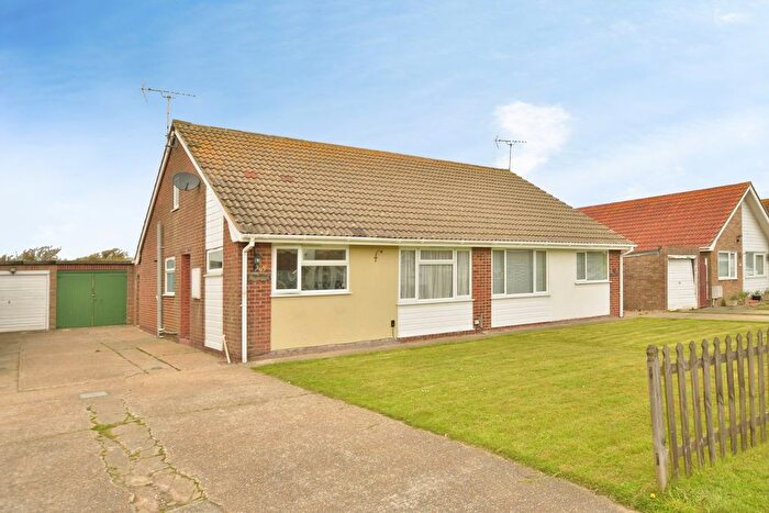 2 Bedroom Bungalow For Sale In Adie Road, Greatstone, New Romney, Kent, TN28