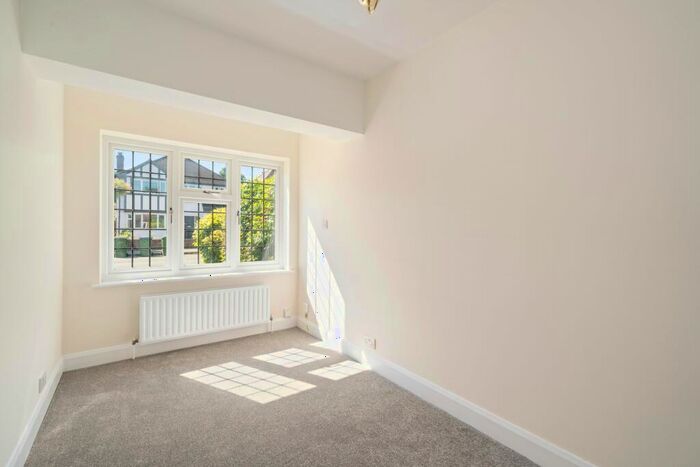5 Bedroom Semi-Detached House To Rent In Manor Drive, Esher, KT10