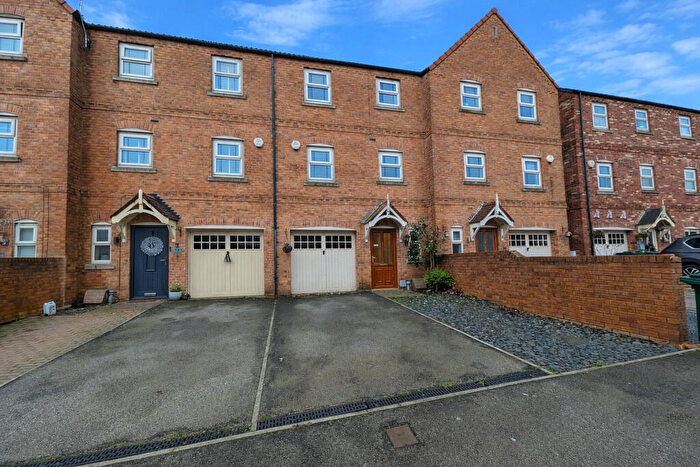 4 Bedroom Terraced House For Sale In Progress Drive, Bramley, S66