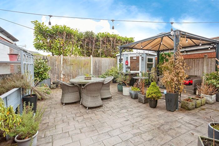 3 Bedroom Detached House For Sale In Bardwell Court, Stanley, Wakefield, WF3