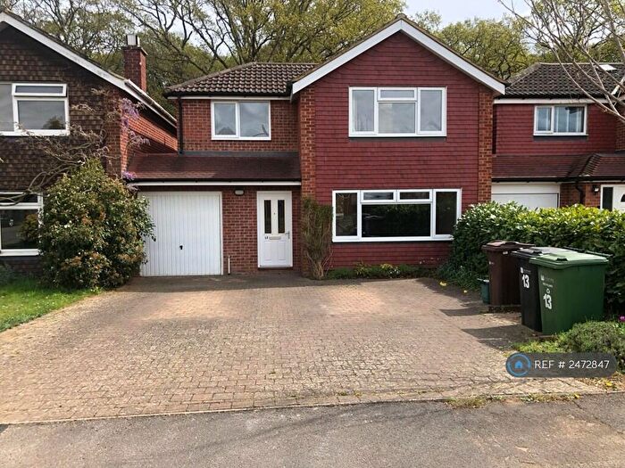 4 Bedroom Detached House To Rent In Maple Road, Woking, GU23