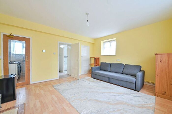 Studio To Rent In Penrose House, Elephant And Castle, London, SE17