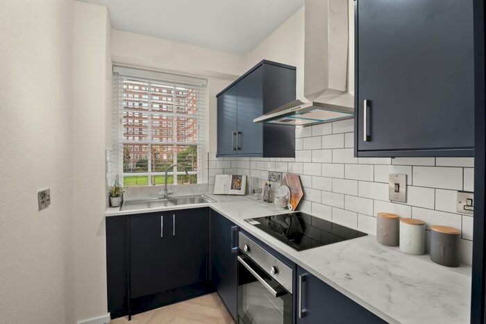 1 Bedroom Flat To Rent In Dolphin Square, London, SW1V