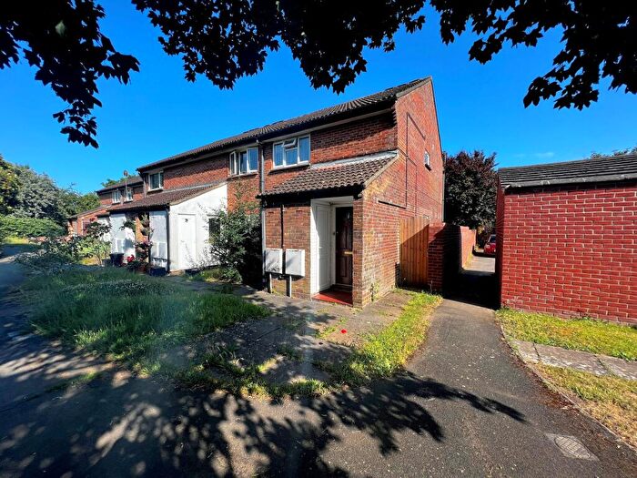 1 Bedroom Flat To Rent In Carisbrooke Court, New Milton, Hampshire., BH25