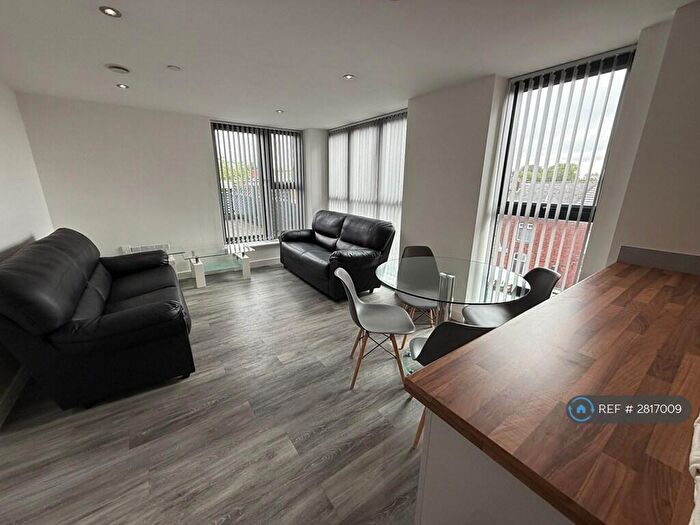 3 Bedroom Flat To Rent In Orange Grove House, Manchester, M14