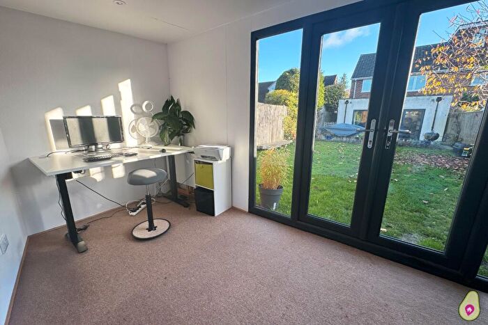 3 Bedroom Semi-Detached House For Sale In Wycombe Road, Holmer Green, HP15