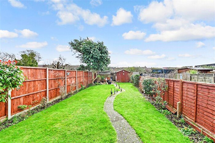 3 Bedroom Semi-detached House For Sale In New Road, Havant, Hampshire, PO9