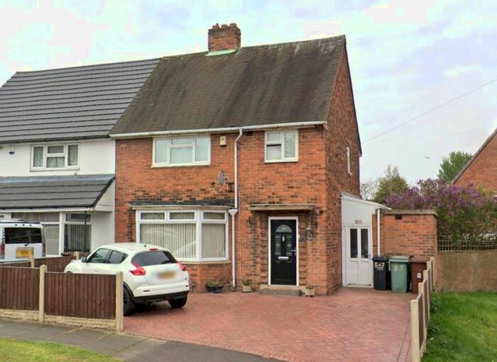 3 Bedroom Semi-Detached House To Rent In Jerome Road, Walsall, WS2