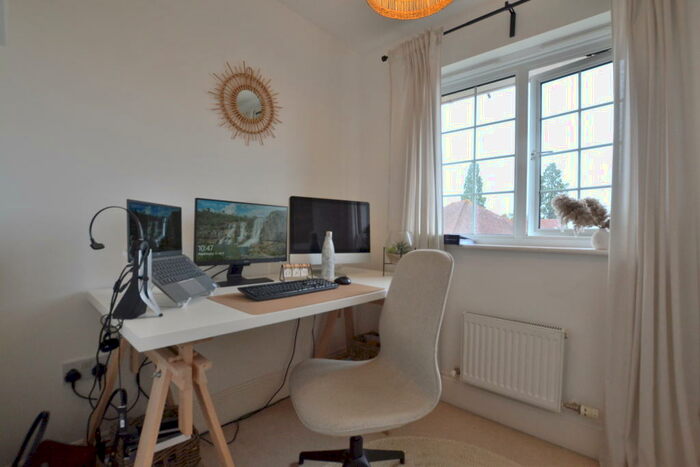 4 Bedroom Town House To Rent In Chertsey Street, GU51