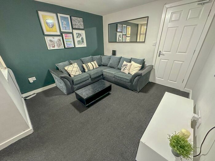 6 Bedroom Terraced House To Rent In Adelaide Road, L7