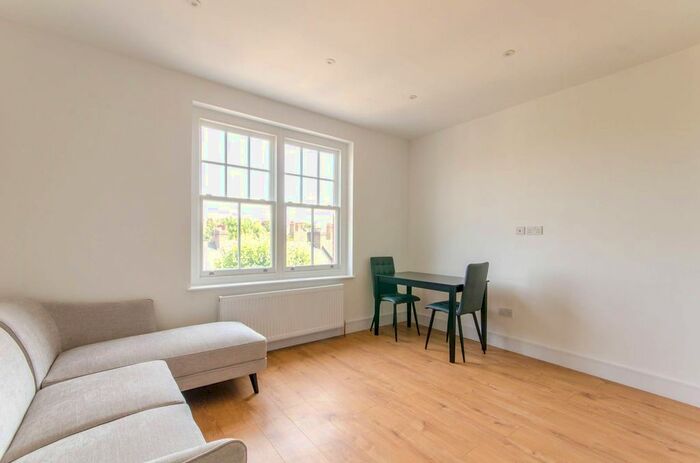 2 Bedroom Flat To Rent In Shirland Road, Maida Vale, London, W9