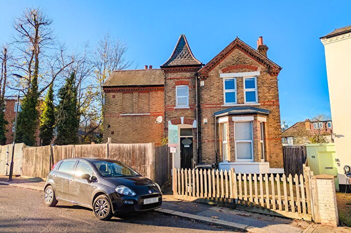 3 Bedroom Flat To Rent In Devonshire Road, London, SE23