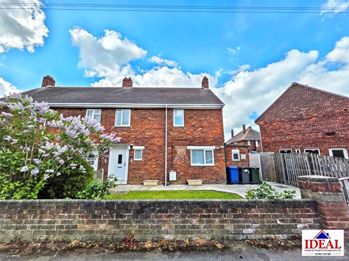 3 Bedroom Semi Detached House For Sale In George Street, Carcroft, Doncaster, DN6