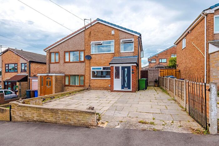 3 Bedroom Semi Detached House For Sale In Platt Lane, Wigan, WN1