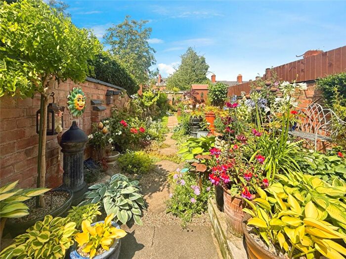 2 Bedroom End Of Terrace House For Sale In Lorraine Road, Aylestone, Leicester, LE2