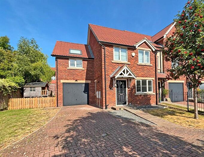 4 Bedroom End Of Terrace House To Rent In Redfearn Mews, Harrogate, HG2
