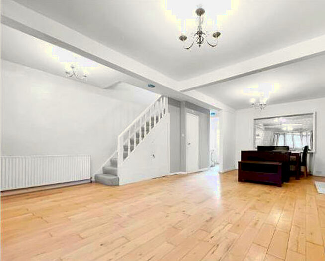 3 Bedroom House To Rent In Sevenoaks Way, Orpington, BR5