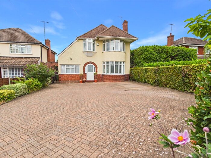 3 Bedroom Detached House For Sale In Droitwich Road, Claines, Worcester, Worcestershire, WR3