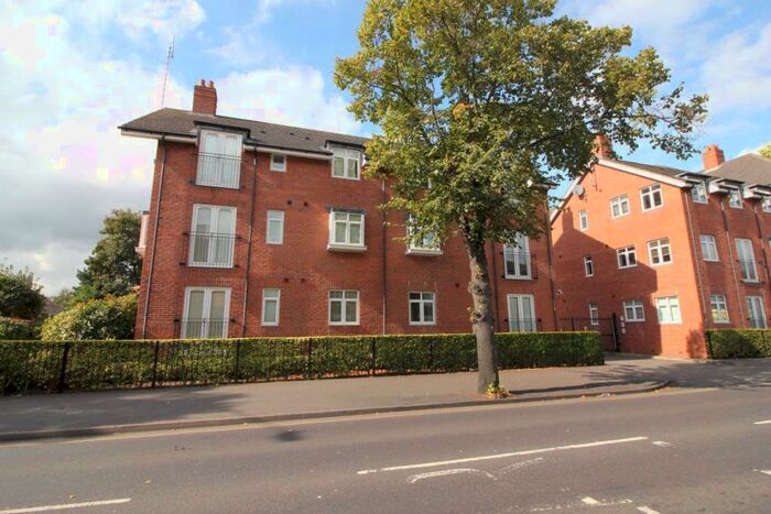 2 Bedroom Apartment To Rent In Woodville Court, Warwick, CV34