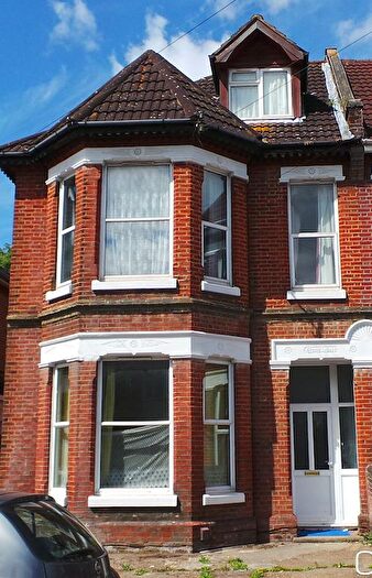 9 Bedroom Semi-Detached House To Rent In Westridge Road, Southampton, SO17