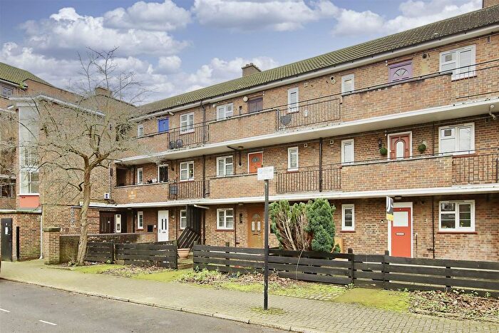 1 Bedroom Flat For Sale In Borrodaile Road, London, SW18