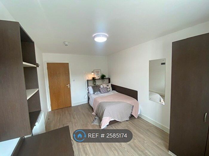 2 Bedroom Flat To Rent In Neuadd Y Castell, Bangor, LL57