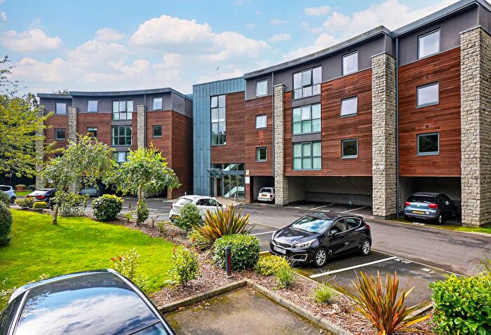 2 Bedroom Flat To Rent In Sandling Lane, Sandling Park, ME14