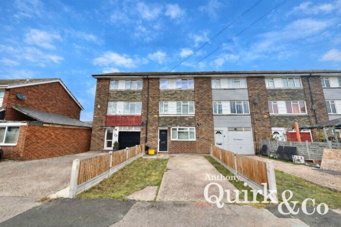 4 Bedroom Town House For Sale In Seventh Avenue, Canvey Island, SS8