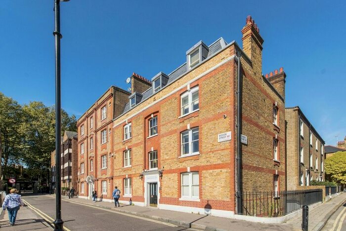 2 Bedroom Flat To Rent In Moxon Street, London, W1U