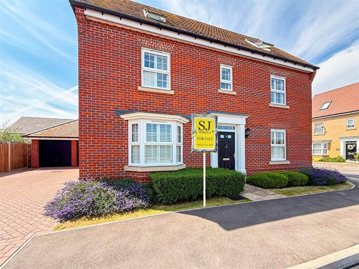 6 Bedroom Detached House For Sale In Anchor Way, North Fambridge, Chelmsford, CM3