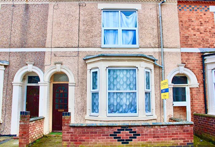 3 Bedroom Property To Rent In Kimberley Road, Rugby, CV21