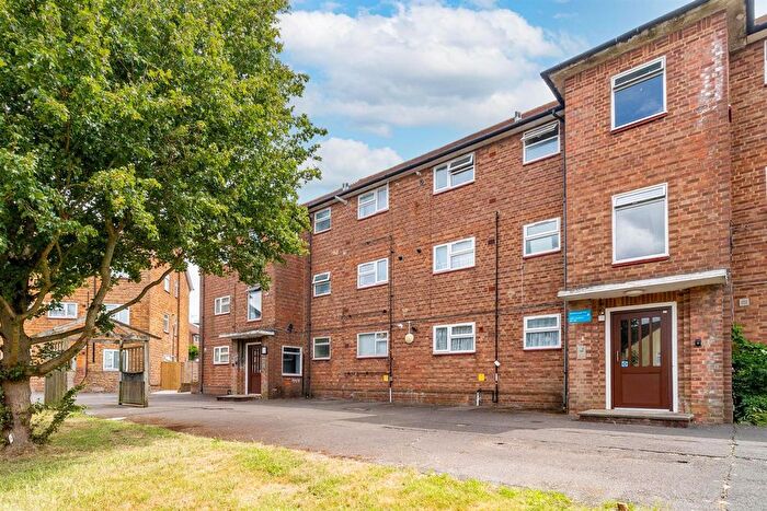 1 Bedroom Flat For Sale In Stanborough Avenue, Borehamwood, WD6