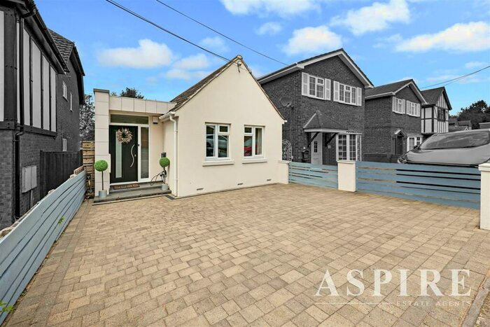 3 Bedroom Detached Bungalow To Rent In Grove Road, Benfleet, SS7