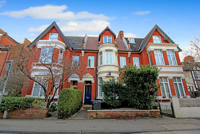 1 Bedroom Ground Flat To Rent In King Charles Road, Surbiton, KT5