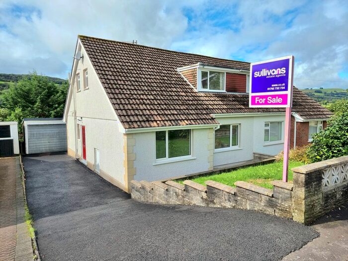 4 Bedroom Semi-Detached House For Sale In Waun Penlan, Rhyd Y Fro, Pontardawe, SA8