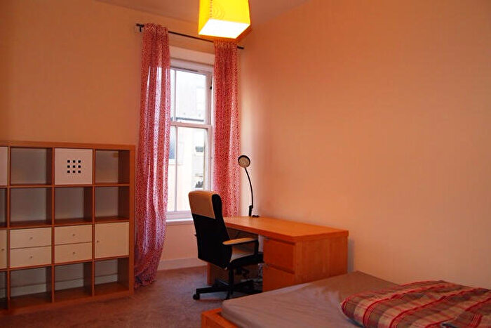 2 Bedroom Flat To Rent In Brechin Street, Kelvingrove, Glasgow, Lanarkshire, G3