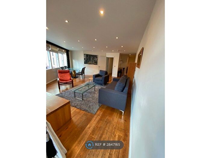 3 Bedroom Flat To Rent In Thomas Lane, Bristol, BS1