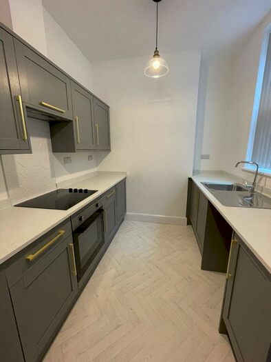 3 Bedroom Terraced House To Rent In Holgate Road, Nottingham, NG2