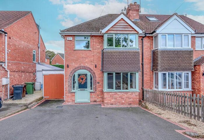 3 Bedroom Semi-Detached House For Sale In Chestnut Road, Astwood Bank, B96