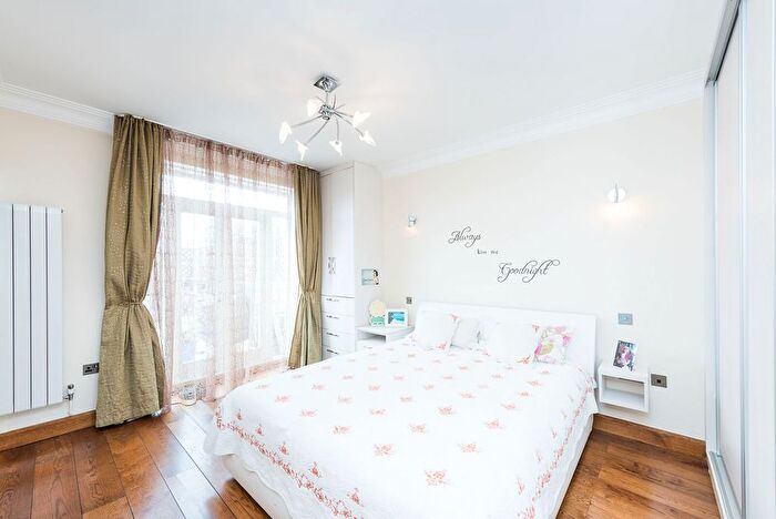 2 Bedroom Flat To Rent In Cromwell Road, South Kensington, London, SW7